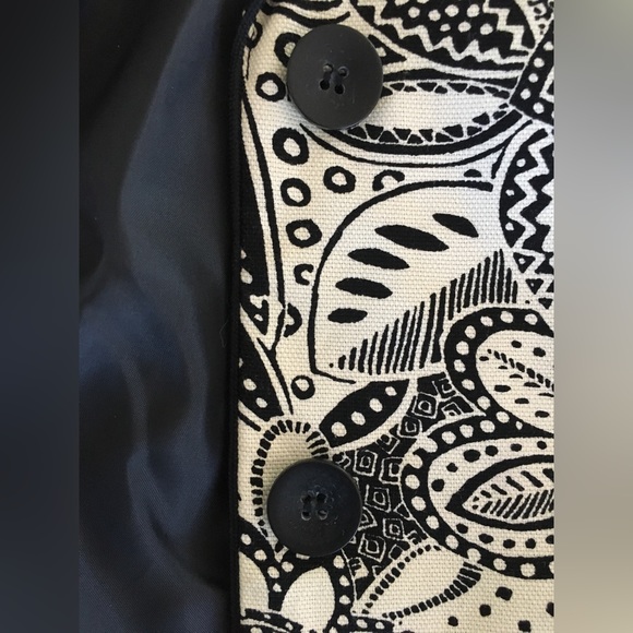 Norton McNaughton-Size 10-Black and White Lined Floral Blazer- - Picture 7 of 16